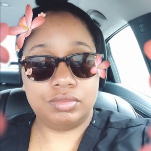 Meet your Posher, Yolanda